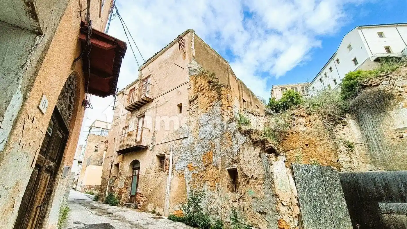 Palazzo - Edificio in vendita a Agrigento