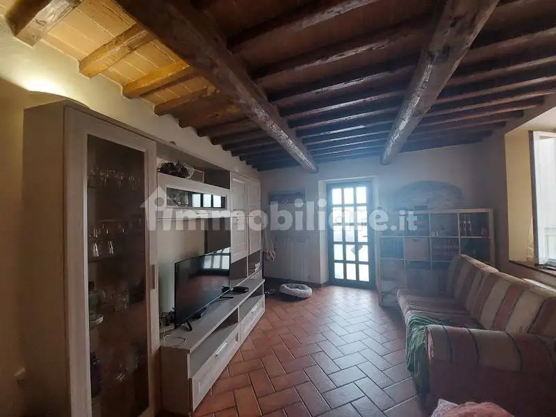 Casa indipendente in vendita a Arezzo