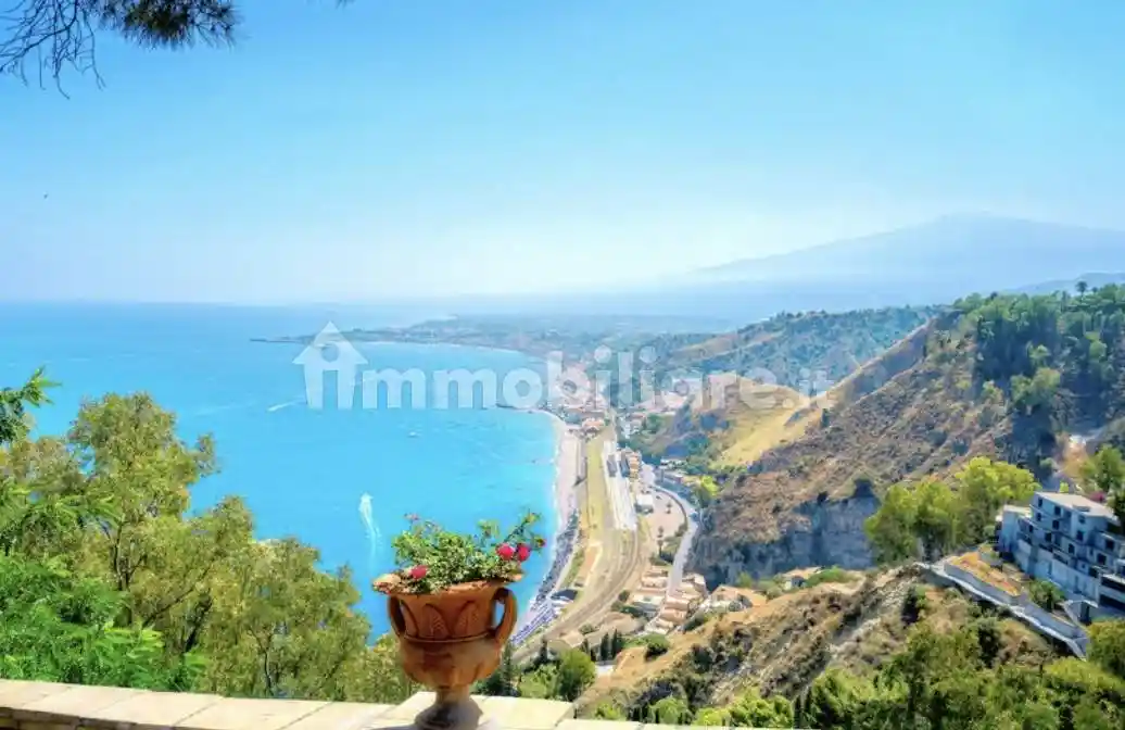 Appartamento in vendita a Taormina