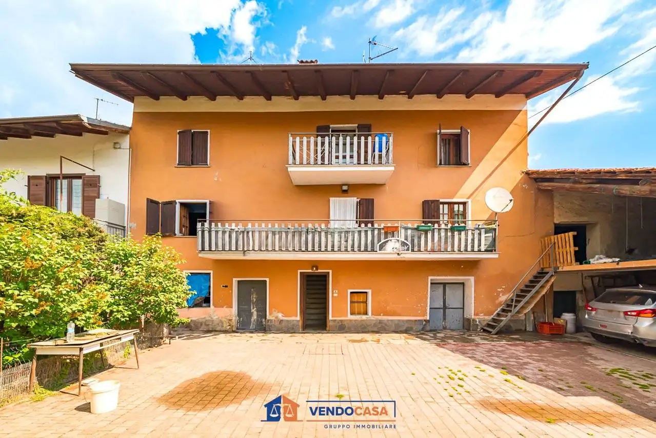 Casa indipendente in vendita a Villar San Costanzo