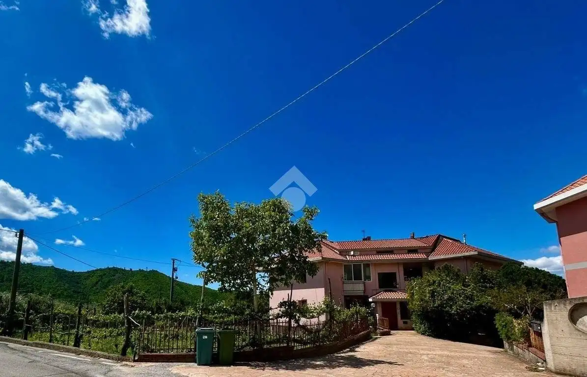 Trilocale via provinciale 33, Calvanico - foto 2