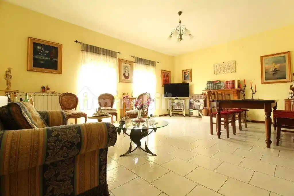 Appartamento in vendita a Poggio Mirteto