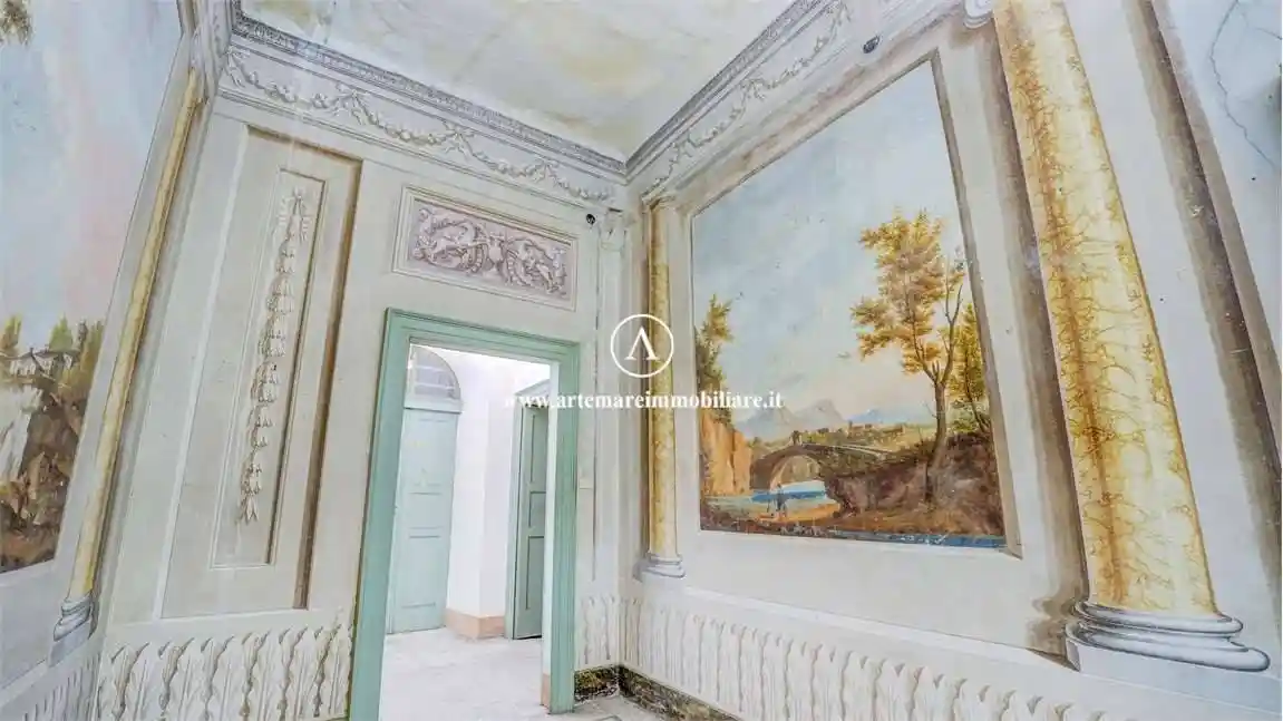 Palazzo - Edificio in vendita a Massa