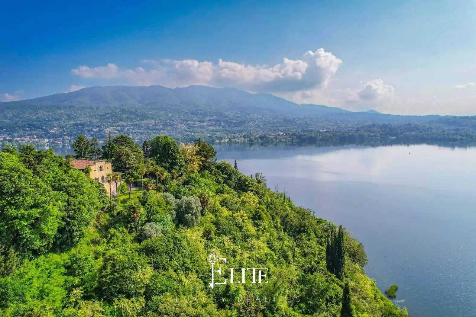 Villa in vendita a Biandronno