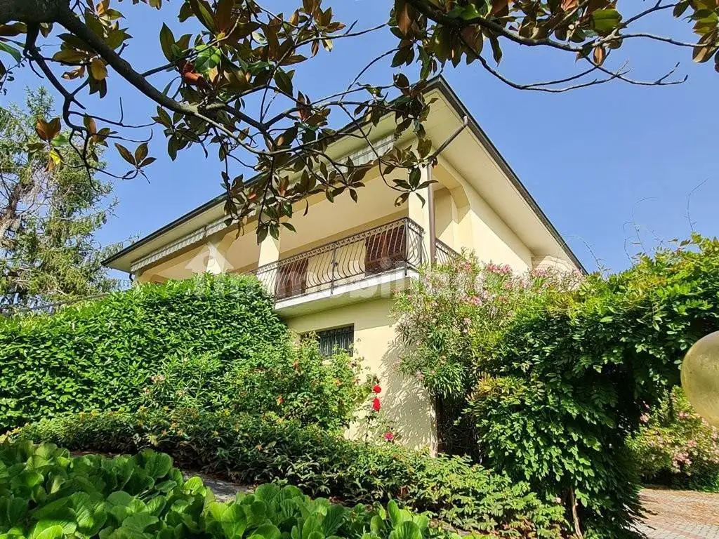 Villa in vendita a Colli Verdi