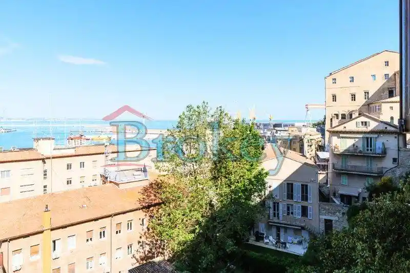 Appartamento ottimo stato, primo piano, Centro Storico, Ancona - foto 2