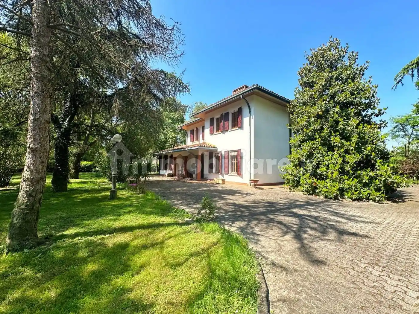 Villa in vendita a Novi di Modena