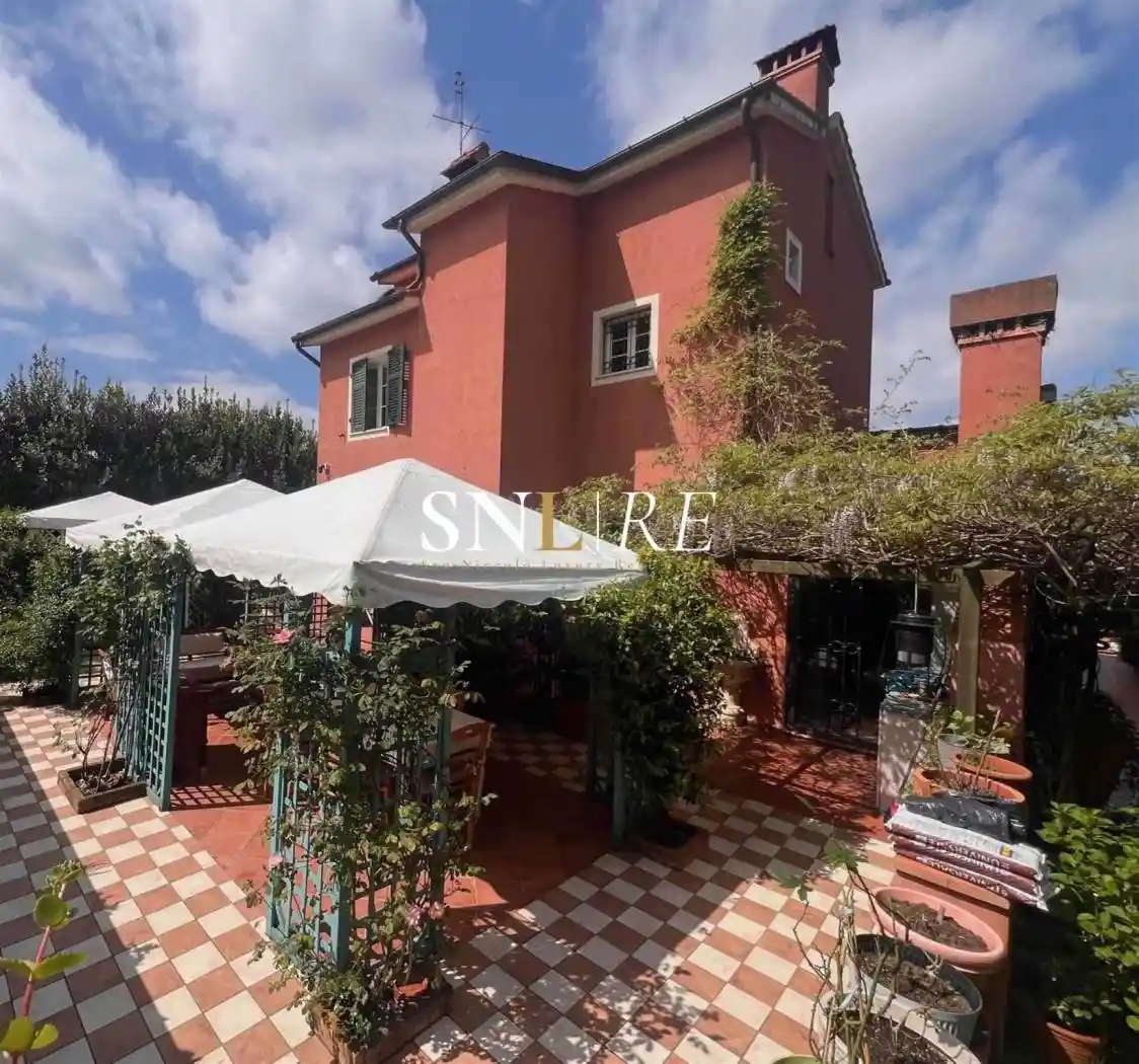 Villa in vendita a Sarzana