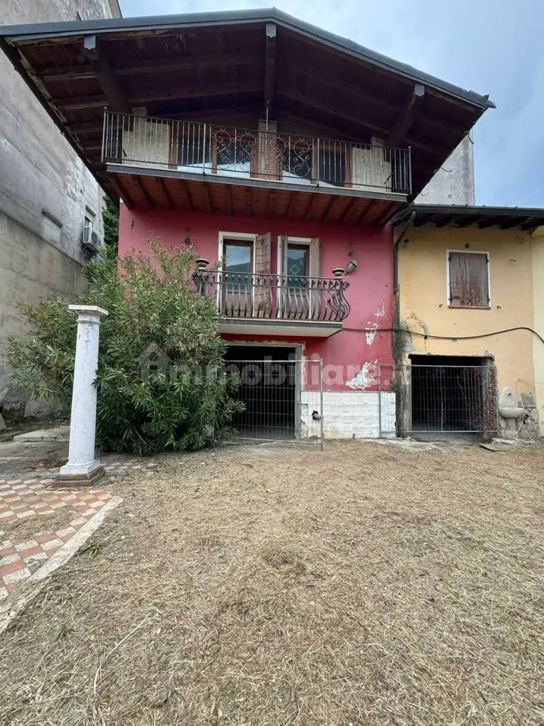 Casa indipendente in vendita a Caino