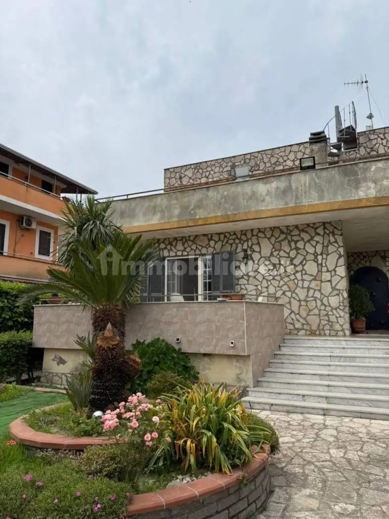 Villa in vendita a Giugliano in Campania