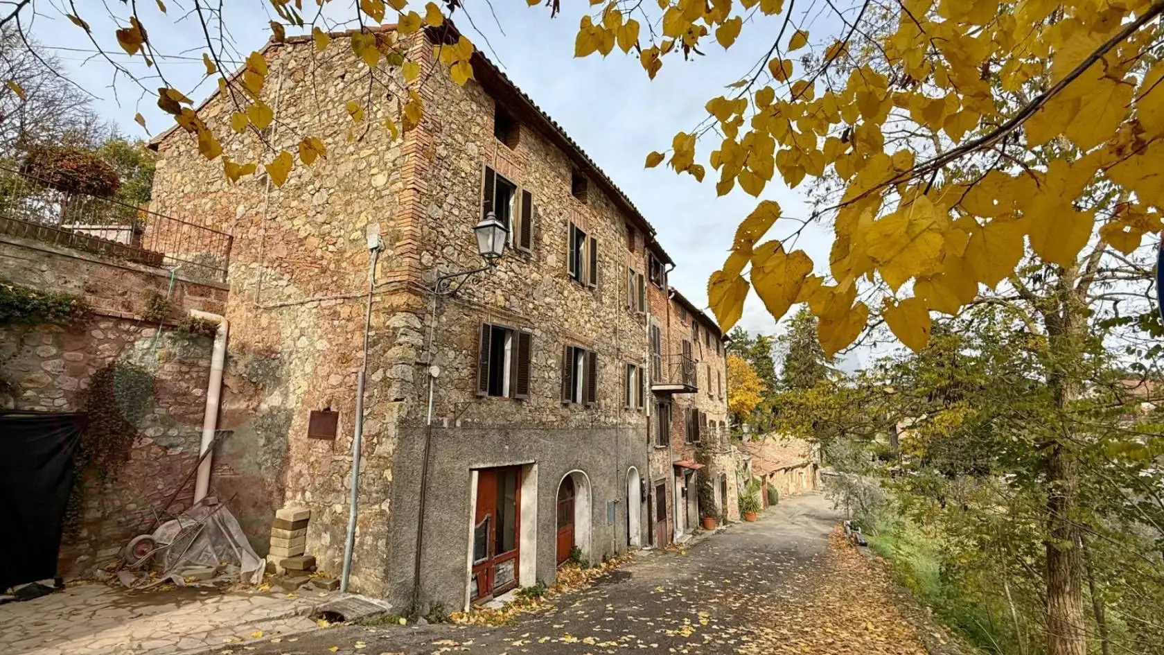 Palazzo - Edificio in vendita a Ficulle