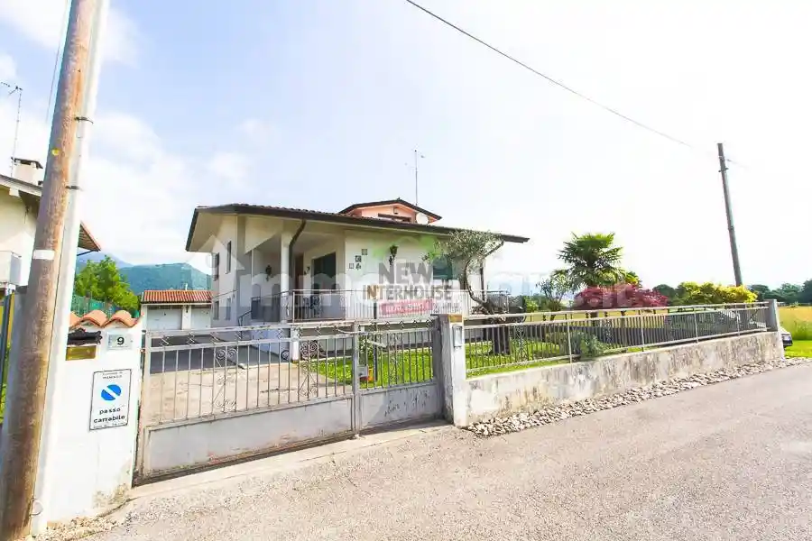Villa in vendita a Maniago