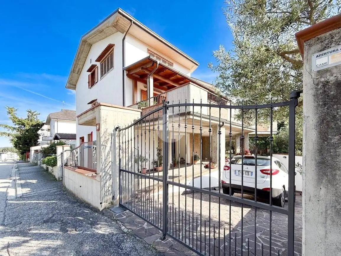 Villa in vendita a Teramo