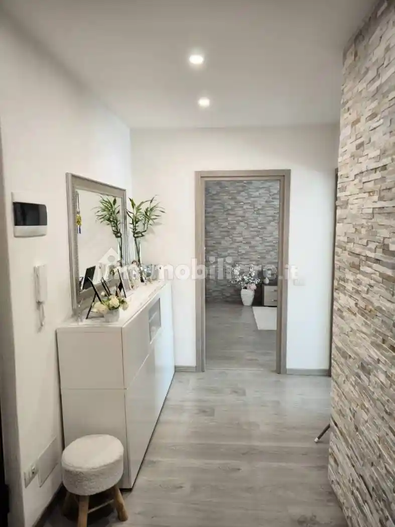 Appartamento in vendita a Sesto Calende