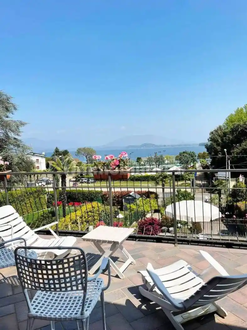 Villa in vendita a Meina