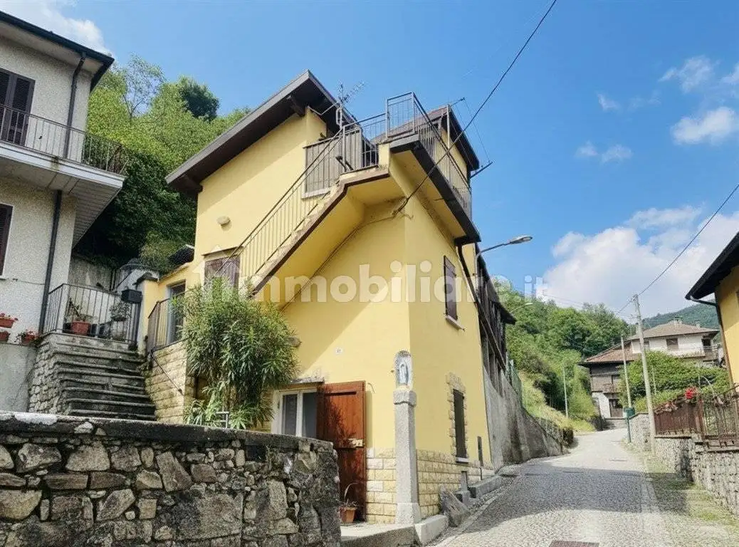 Casa indipendente in affitto a Pisogne