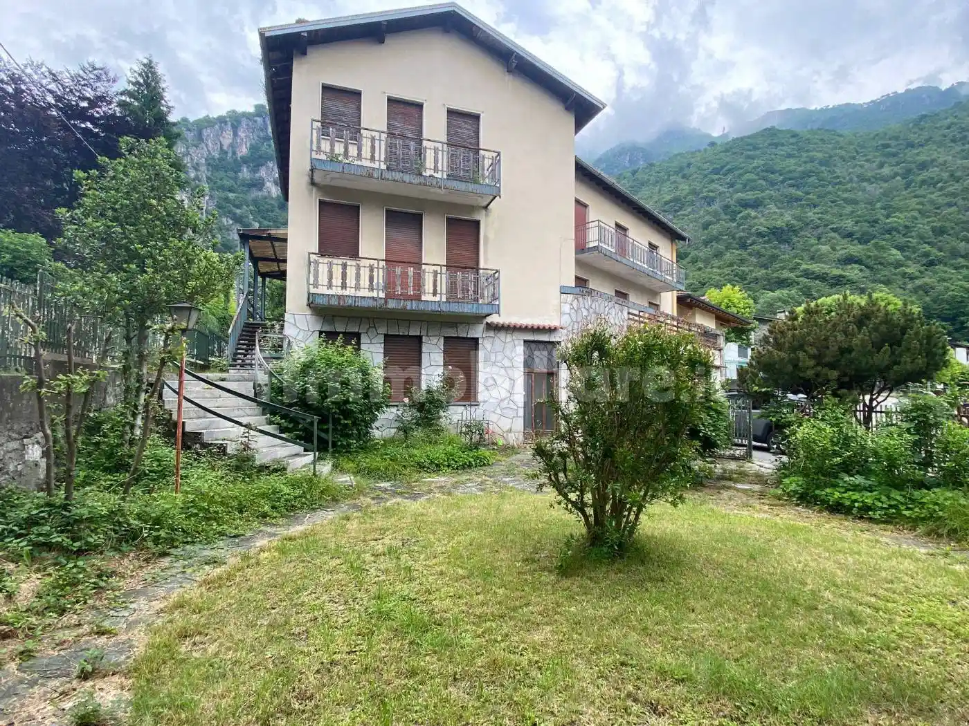 Palazzo - Edificio in vendita a Ballabio