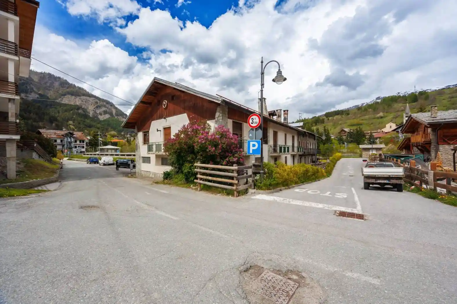 Palazzo - Edificio in vendita a Cesana Torinese