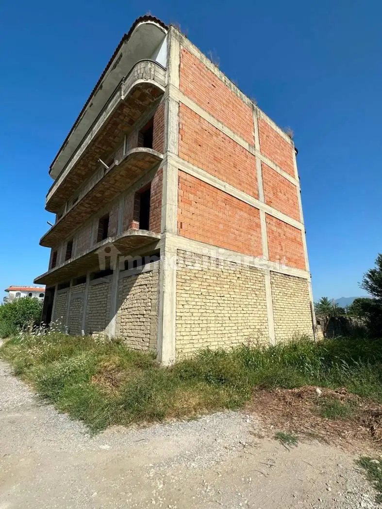 Palazzo - Edificio in vendita a Caivano