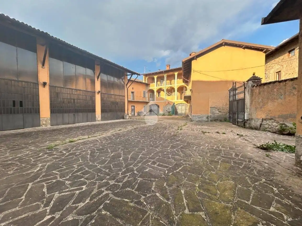 Rustico - Casale in vendita a Gorlago