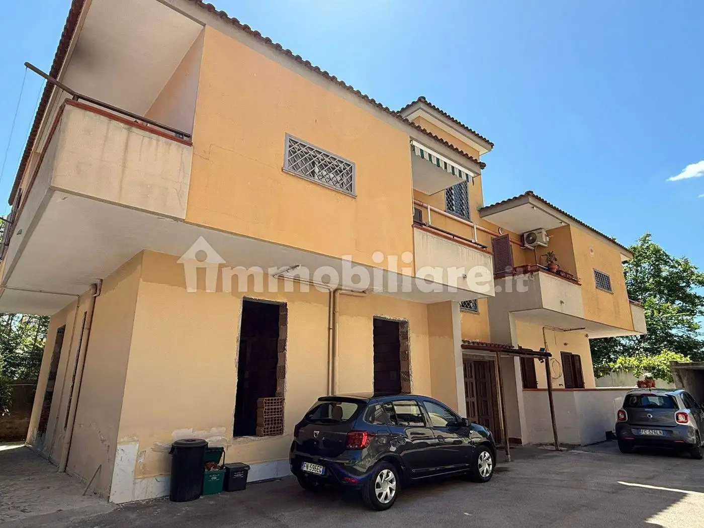 Palazzo - Edificio in vendita a Giugliano in Campania