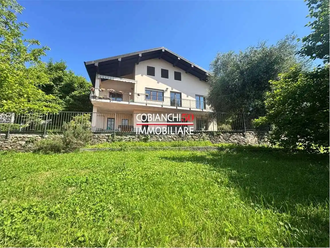 Villa in vendita a Arizzano