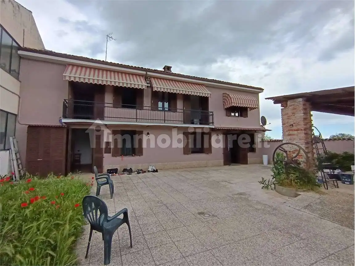 Villa in vendita a Quattordio