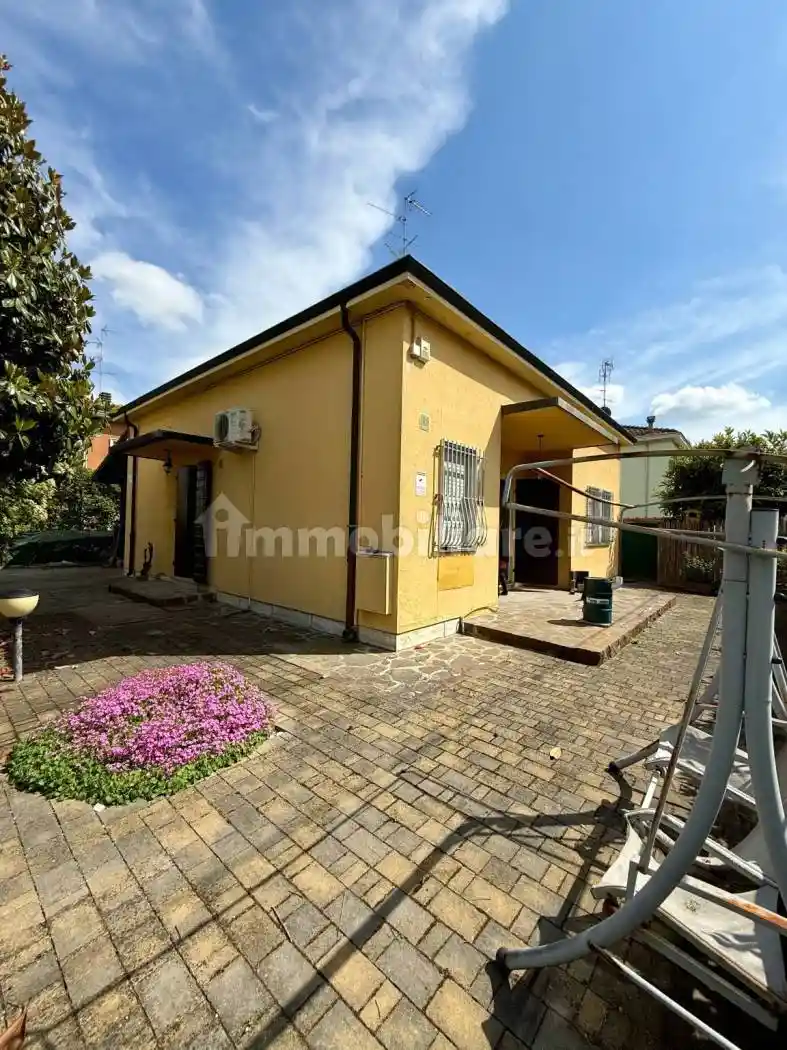 Villa in vendita a Mirandola