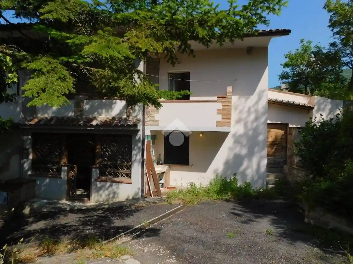 Villa in vendita a Scheggia e Pascelupo