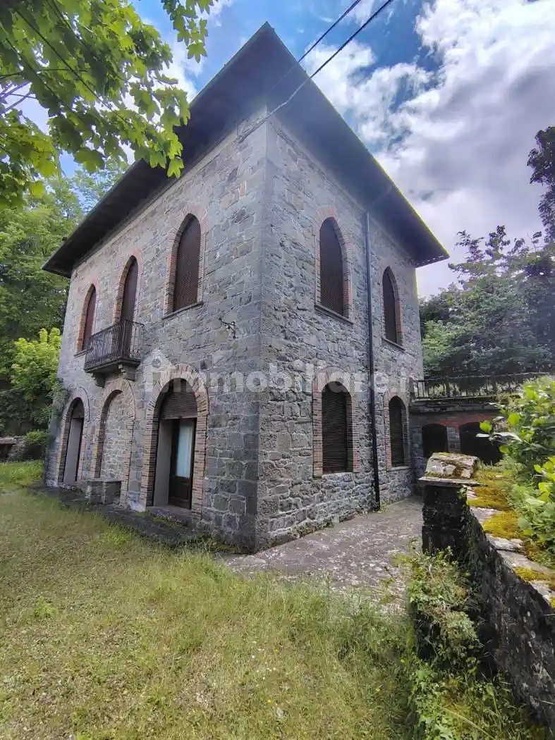 Villa in vendita a Reggello