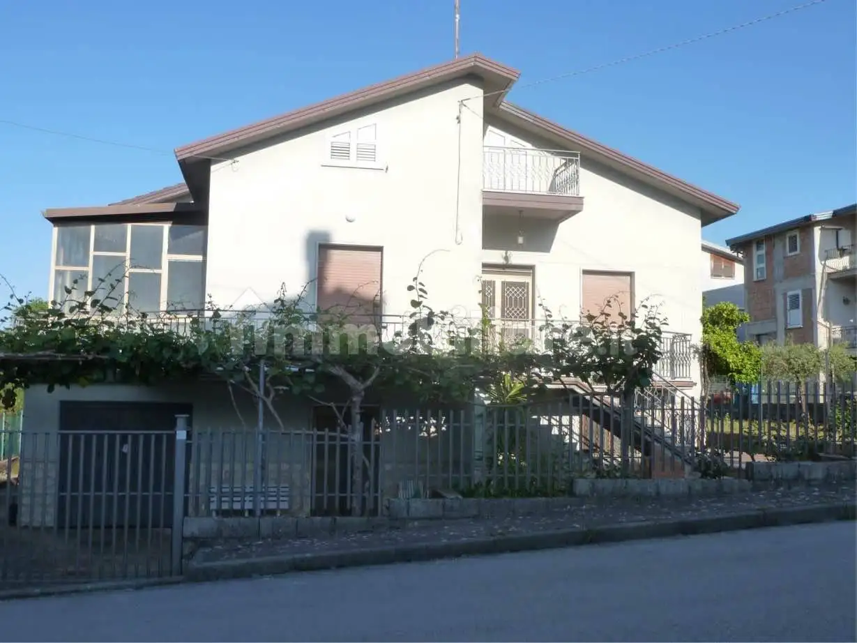 Villa in vendita a Taurasi