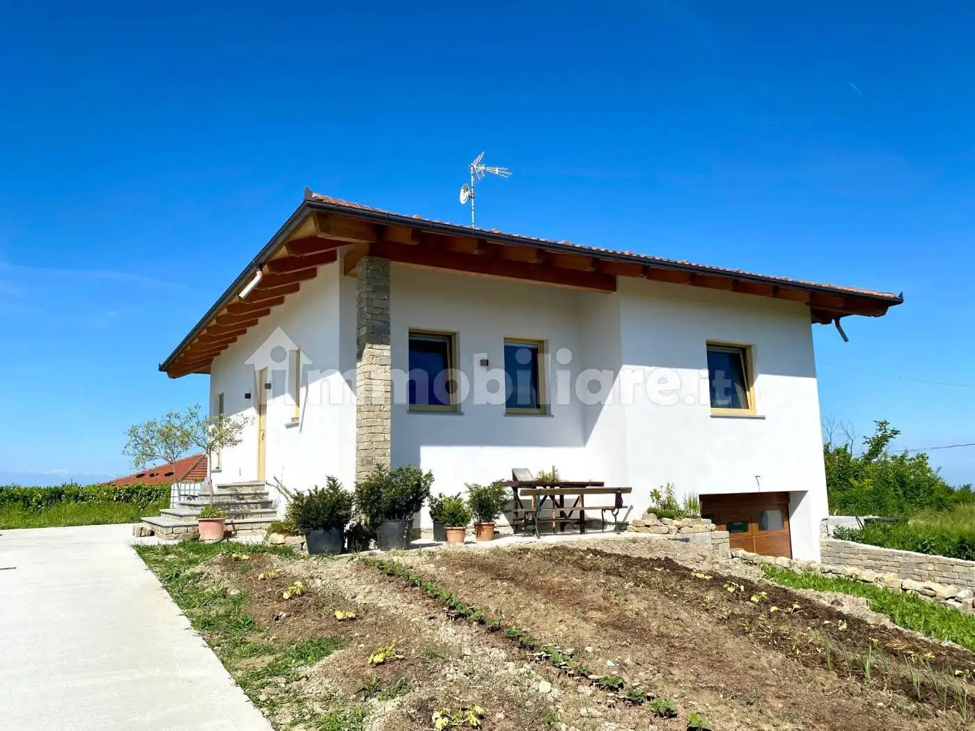 Villa in vendita a Serravalle Langhe