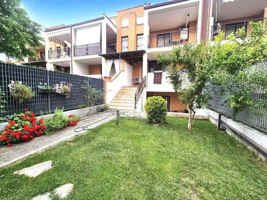 Villa a schiera via Giuseppe la Torre 69, Comparto Biccari, Foggia - foto 3