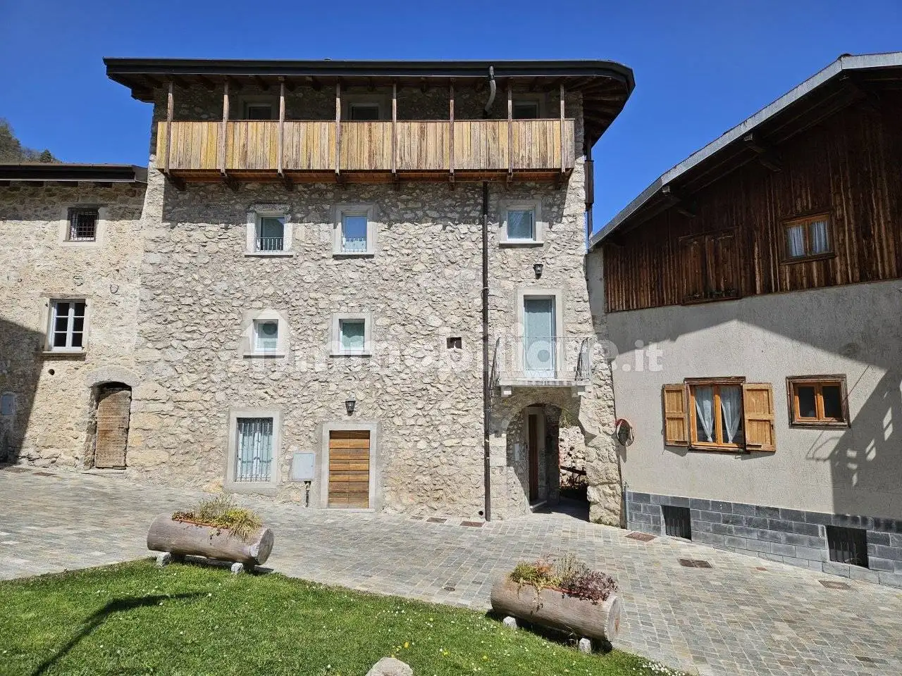 Palazzo - Edificio in Vendita - foto 2