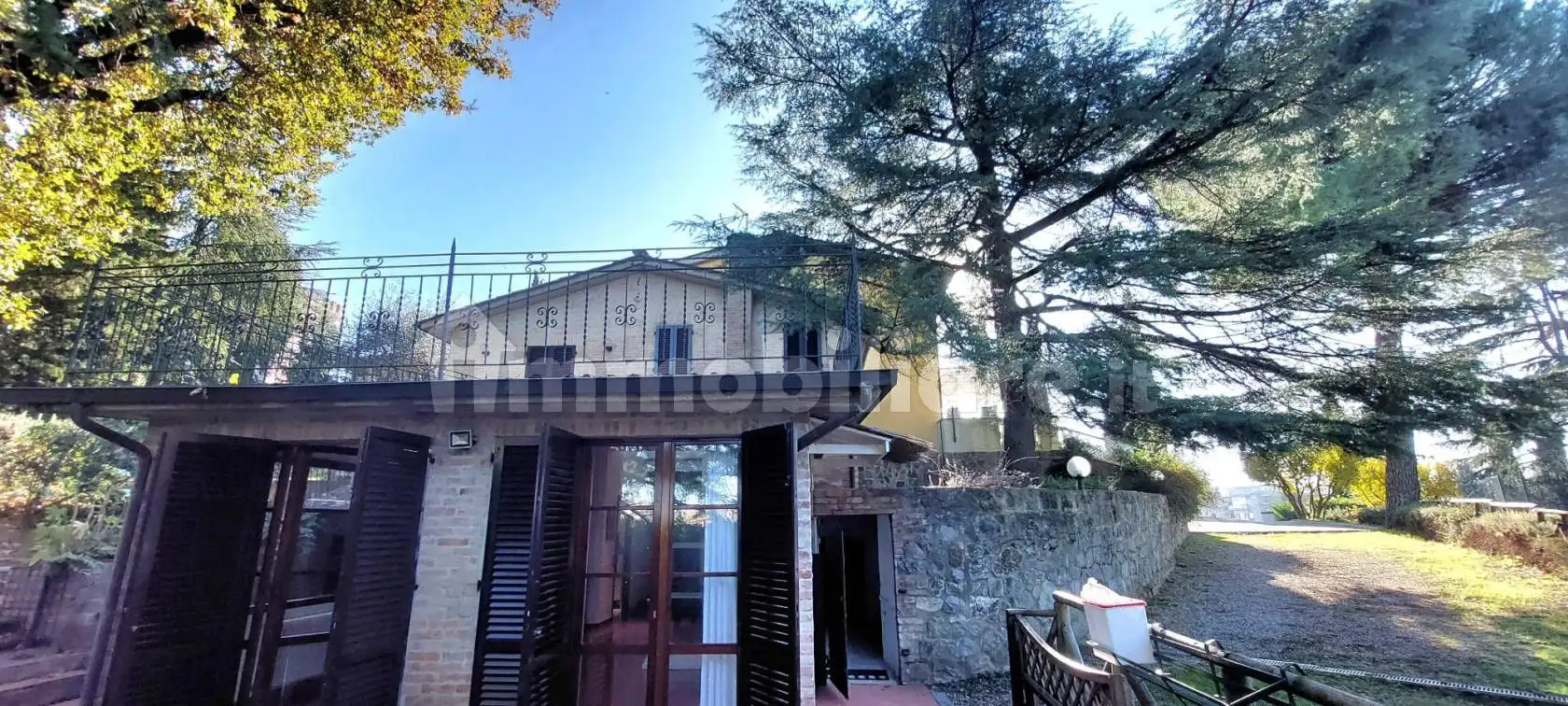 Casa indipendente in affitto a Siena