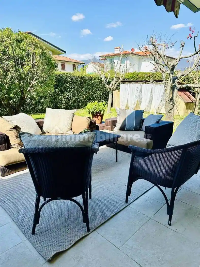 Villa unifamiliare via Dalmazia, Roma Imperiale, Forte dei Marmi - foto 2