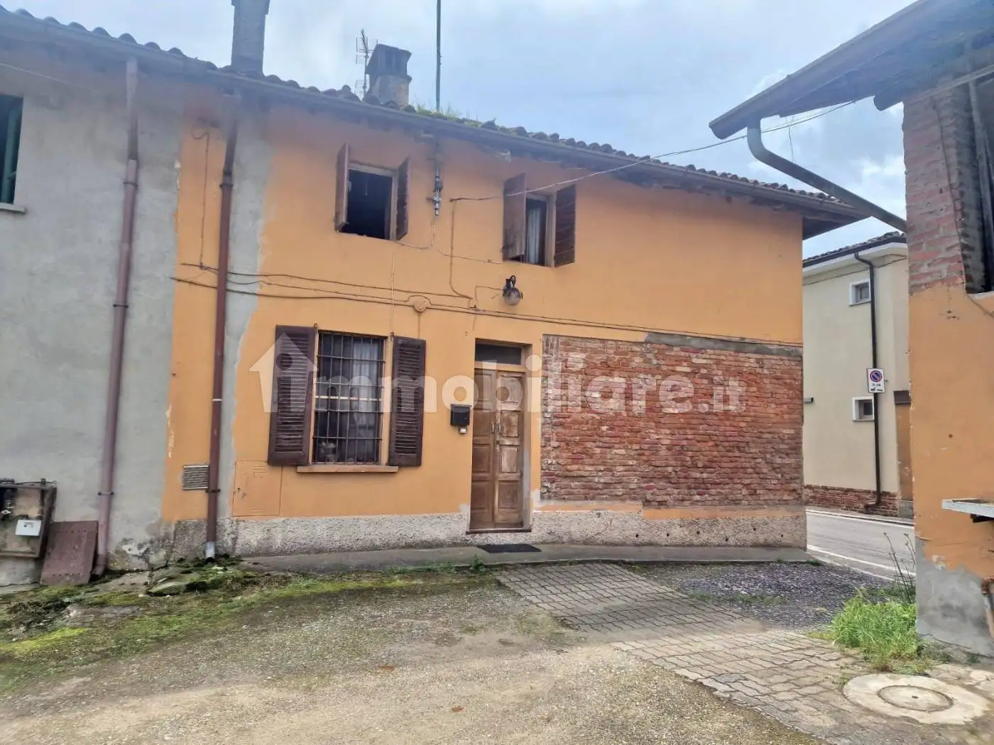 Casa indipendente in vendita a Costa de' Nobili