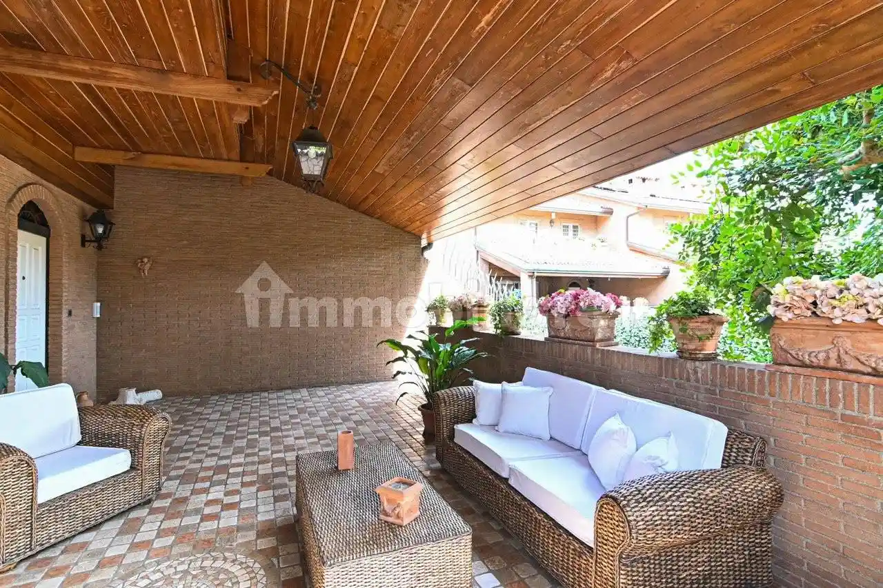 Villa plurifamiliare via Atimeto 53, Quarto Miglio, Roma - foto 5