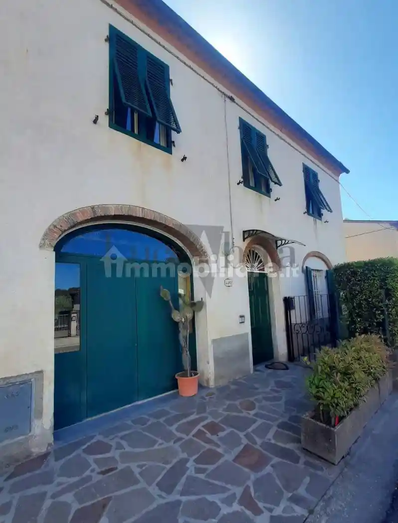 Casa indipendente in vendita a Lucca