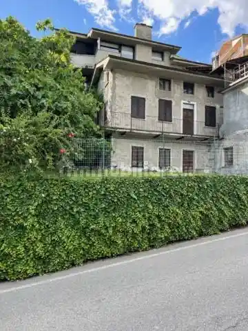 Villa in vendita a Sondrio