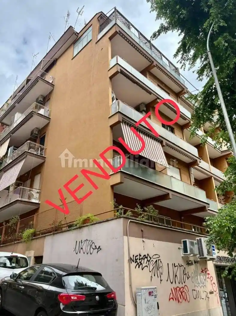 Appartamento in vendita a Roma
