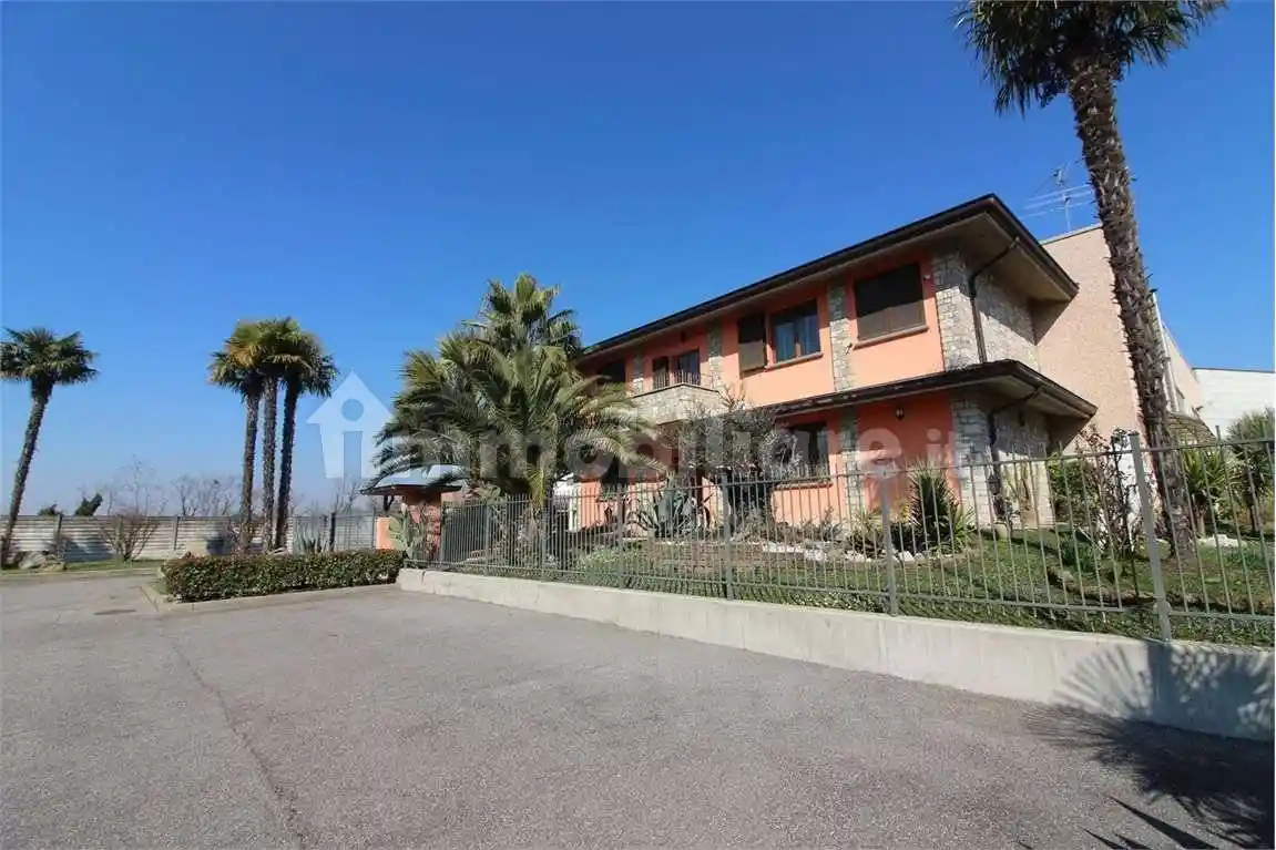 Villa in vendita a Pontirolo Nuovo