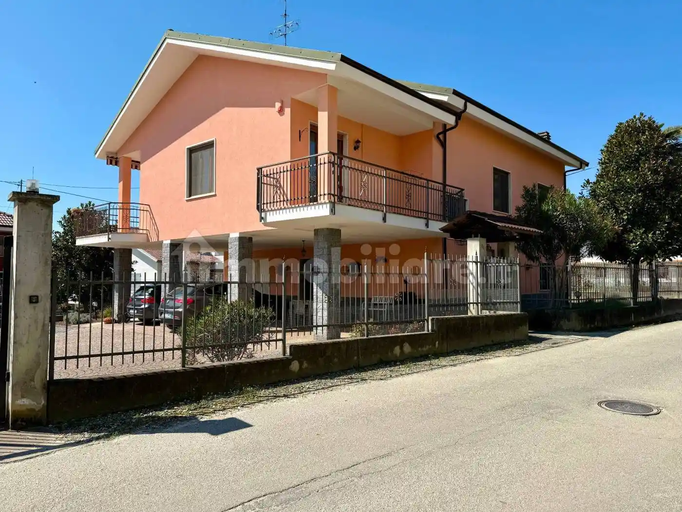 Villa in vendita a Bra