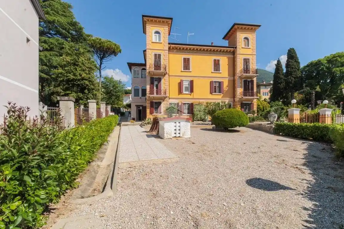 Villa in vendita a Gardone Riviera