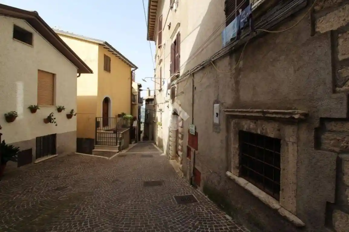 Appartamento in vendita a Scandriglia