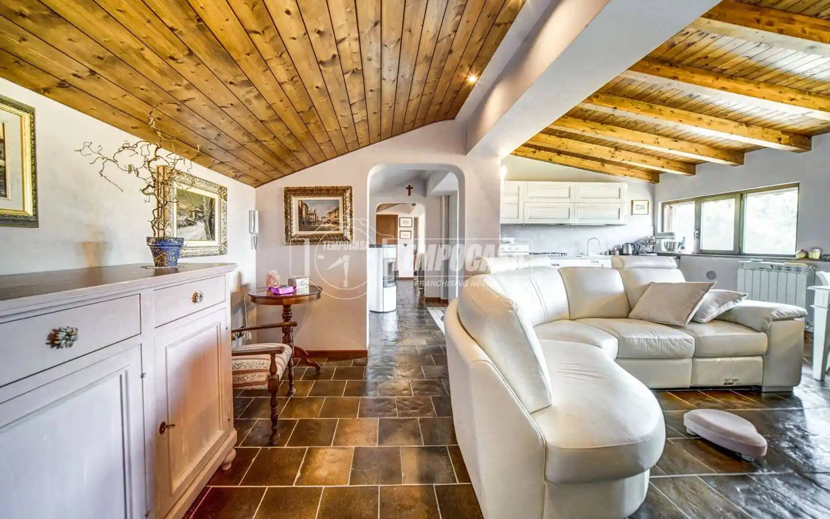 Appartamento in vendita a Azzate