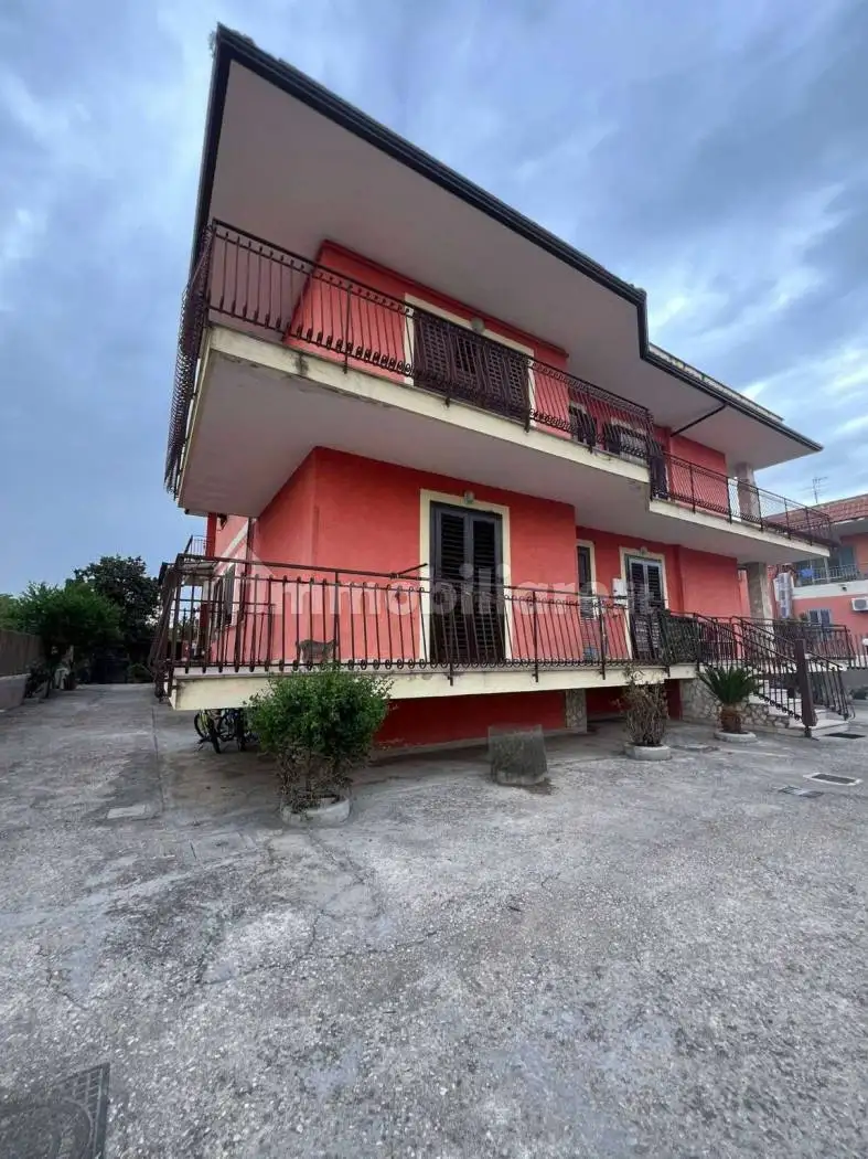 Palazzo - Edificio in vendita a Saviano