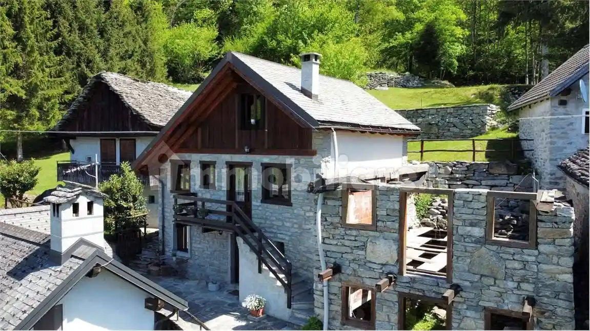 Casa indipendente in vendita a Varzo