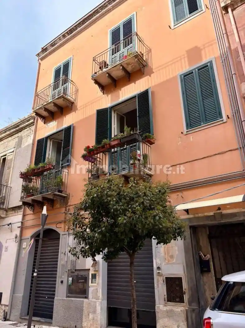 Palazzo - Edificio in vendita a Barcellona Pozzo di Gotto