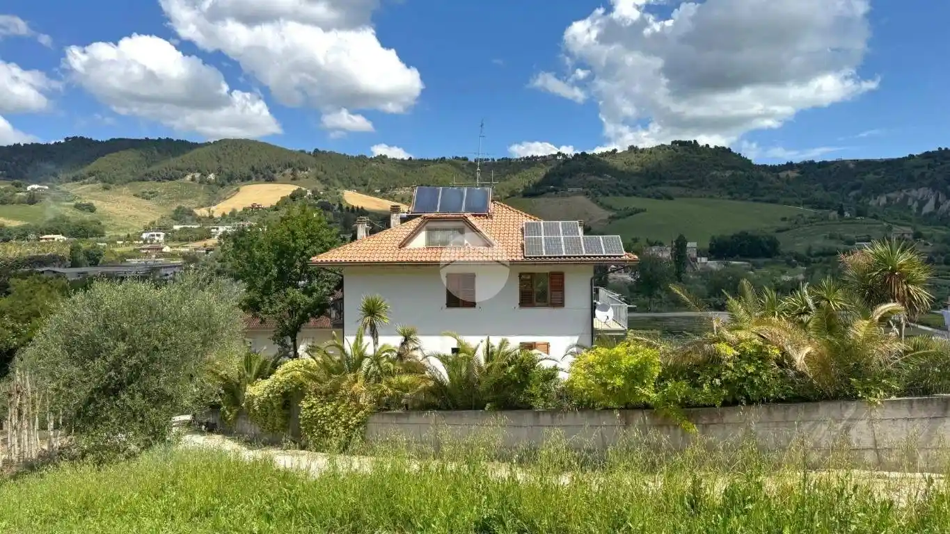 Casa indipendente in vendita a Grottammare